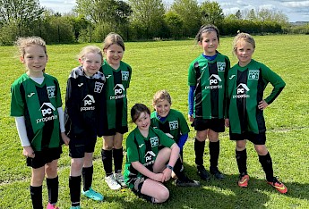 Nether Green Girls Under 8's Football Team