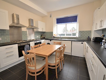 6, Clarke Dell, Botanical Gardens, Sheffield S10 2NR - 7 Bedrooms - 