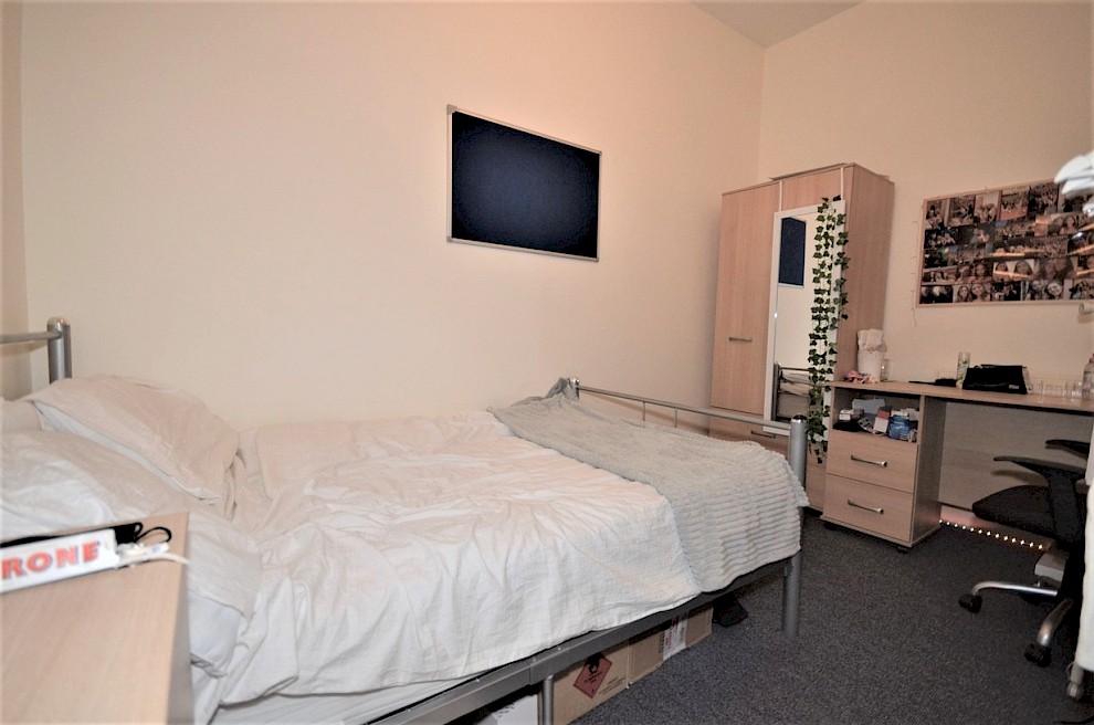 gallery image 6-clarke-dell-first-floor-bedroom-5.jpg